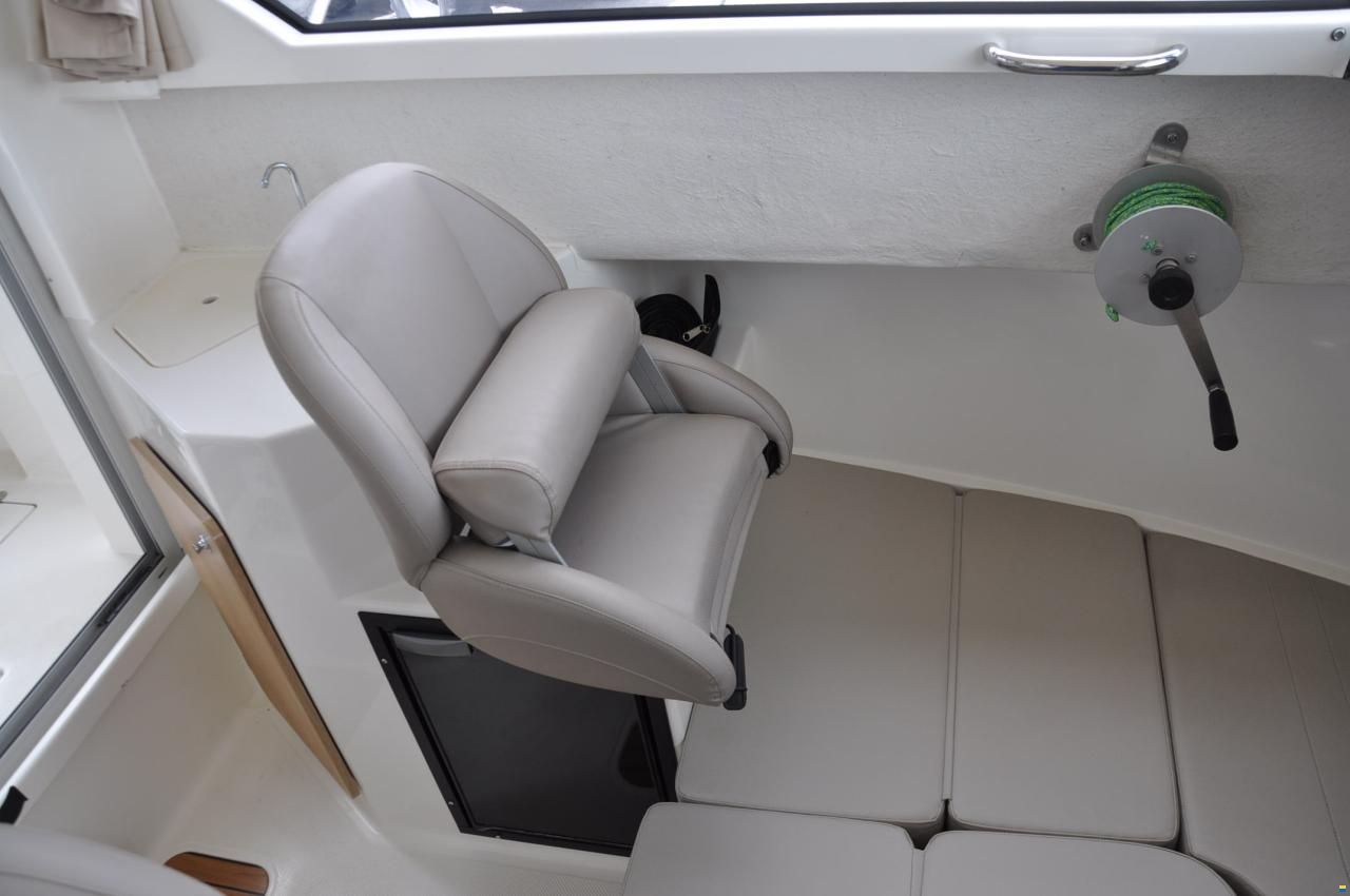 Quicksilver 675 Pilothouse