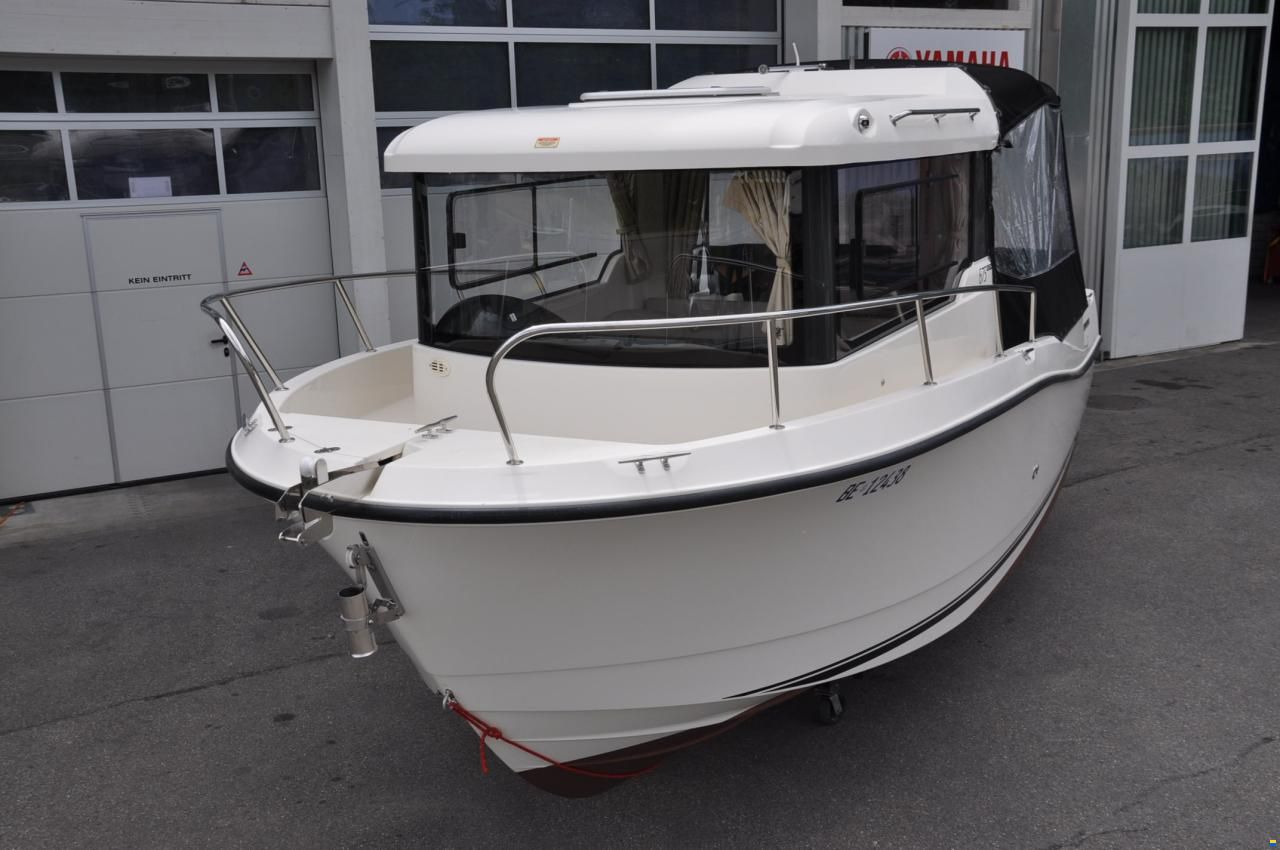 Quicksilver 675 Pilothouse