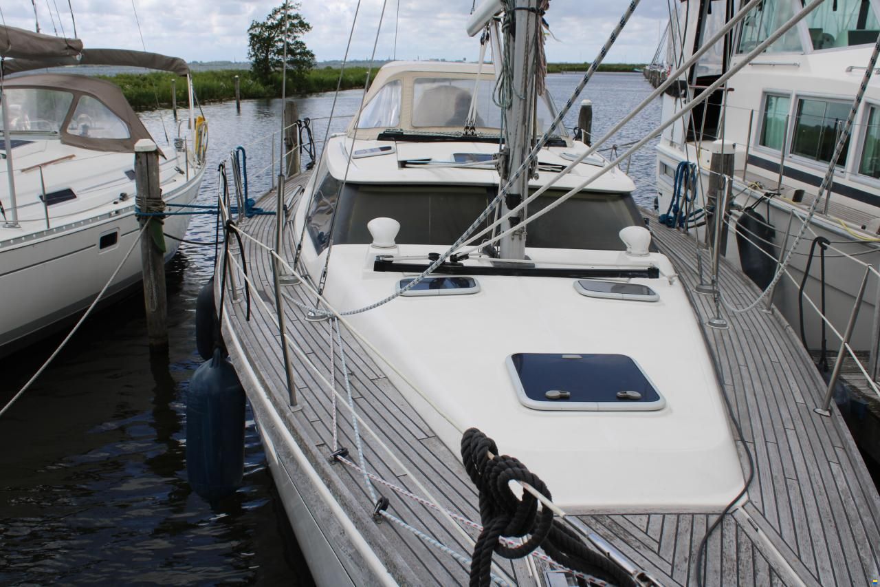 Wauquiez 40 Pilot Saloon