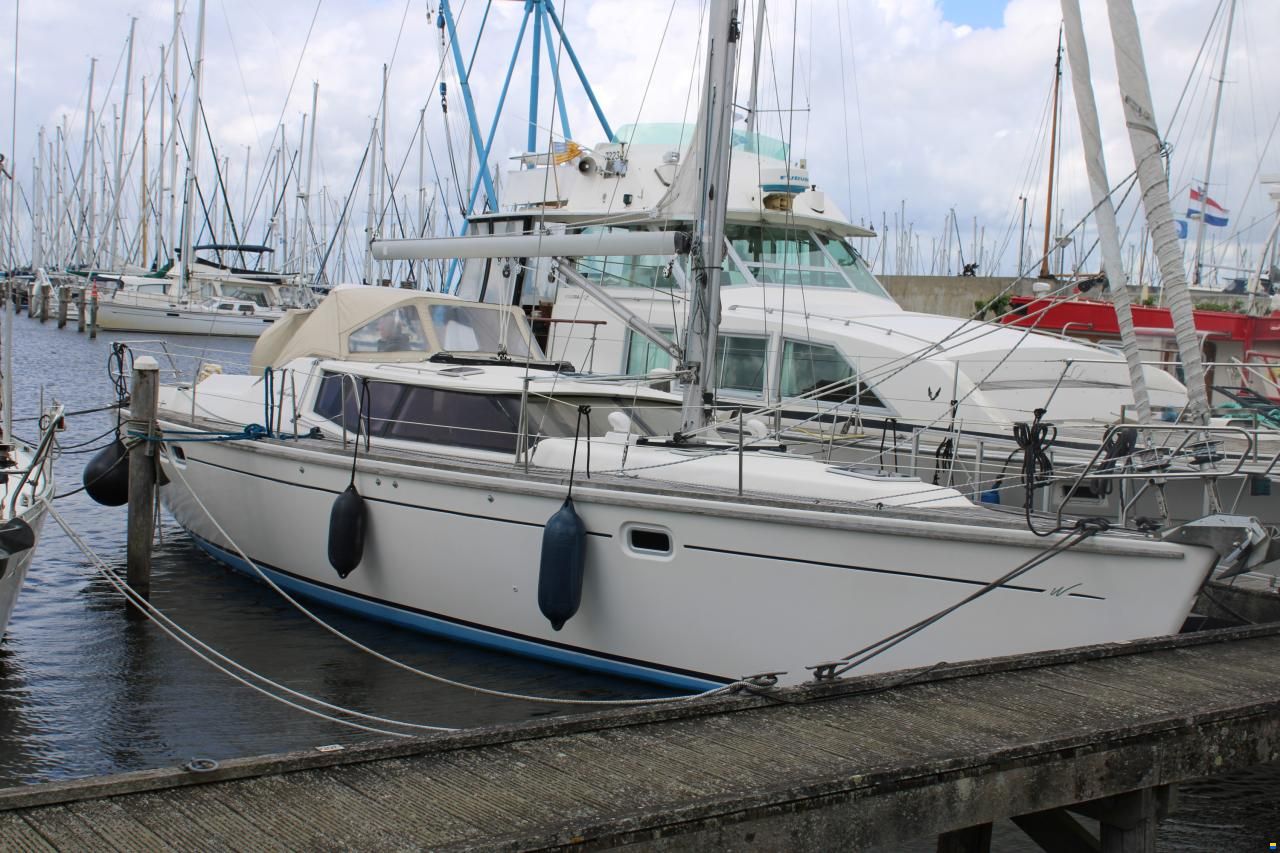Wauquiez 40 Pilot Saloon
