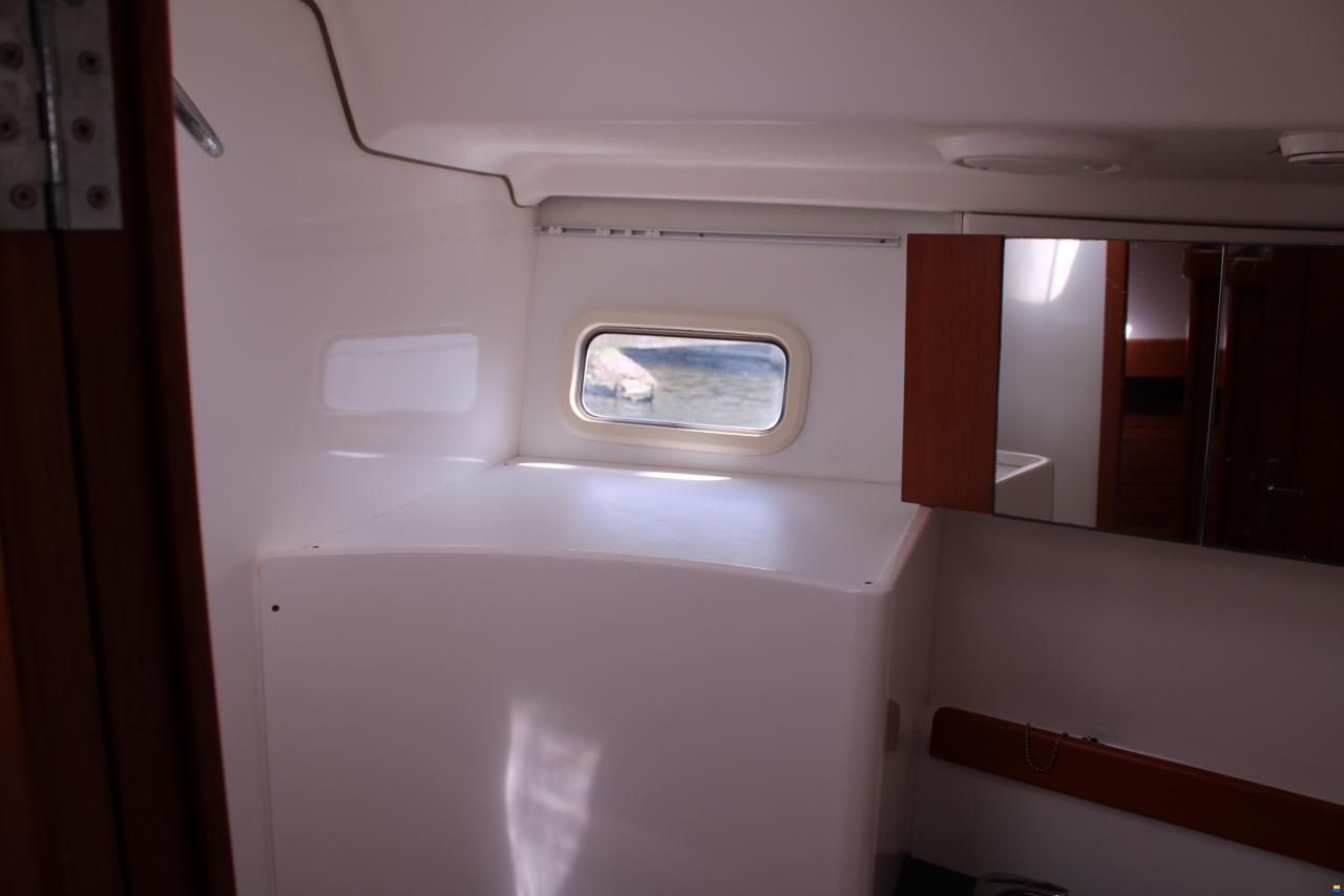 Wauquiez 40 Pilot Saloon