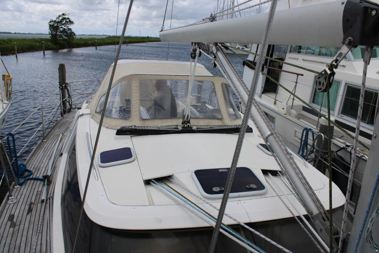 Wauquiez 40 Pilot Saloon