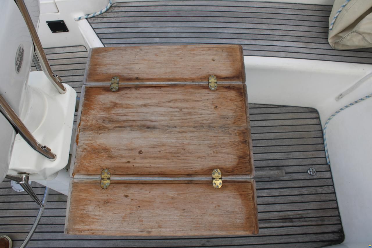 Wauquiez 40 Pilot Saloon