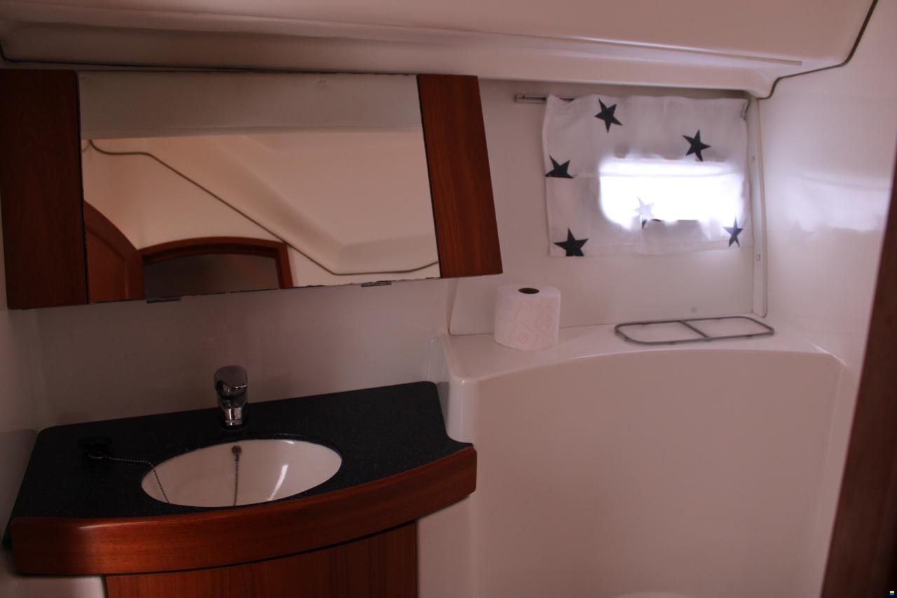 Wauquiez 40 Pilot Saloon