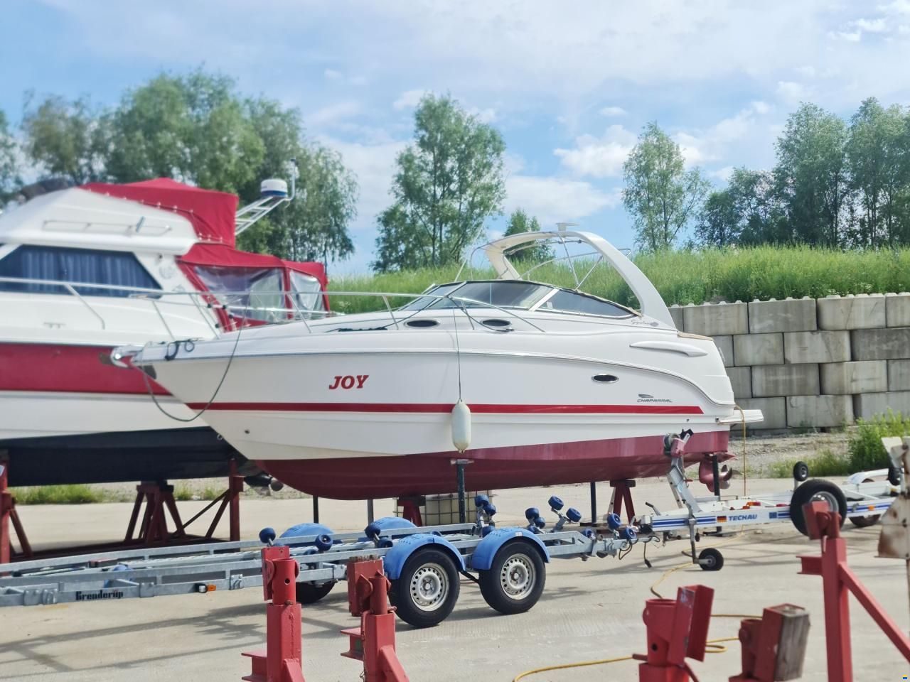 Chaparral Signature 270