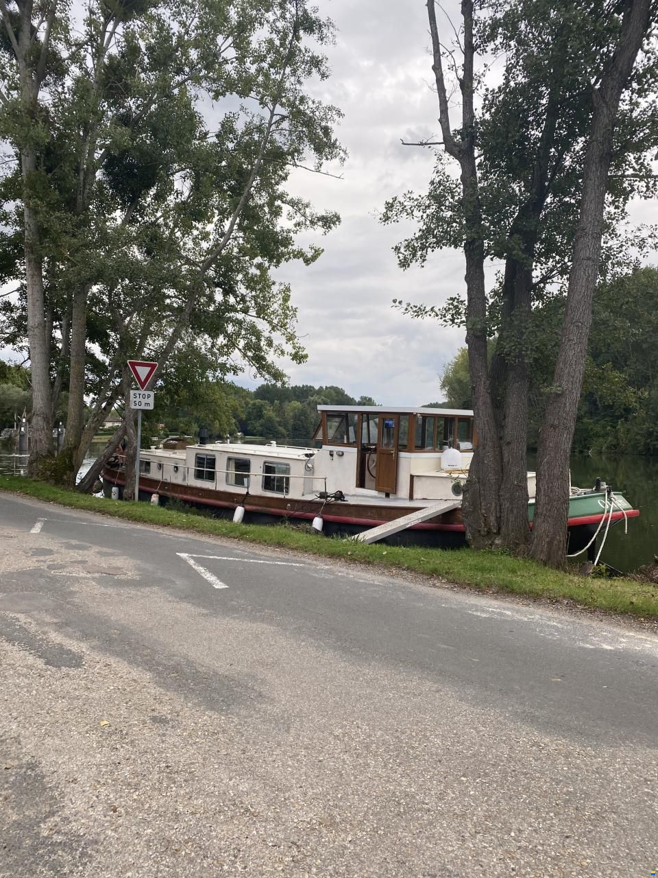 Luxemotor Dutch barge