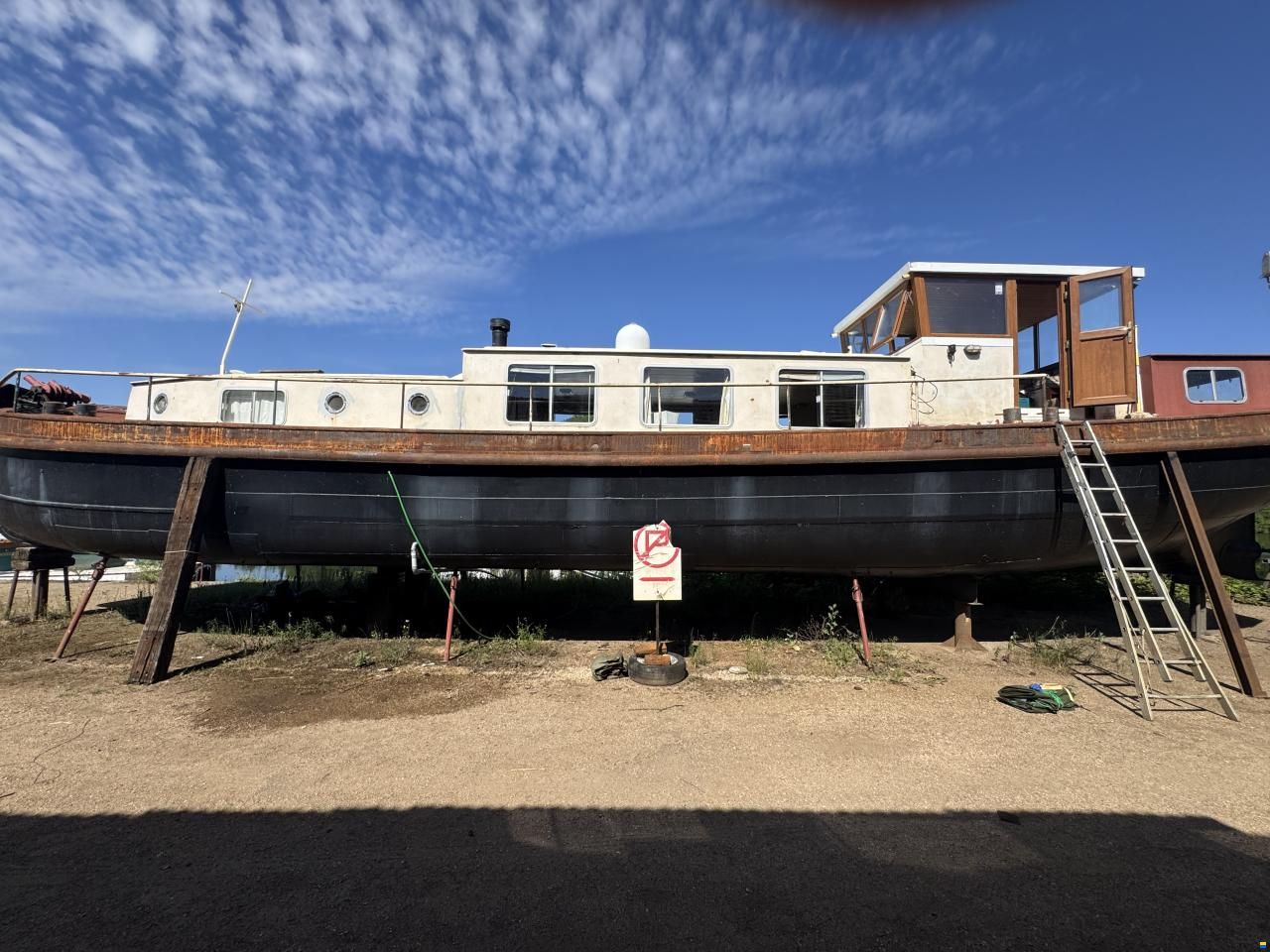 Luxemotor Dutch barge