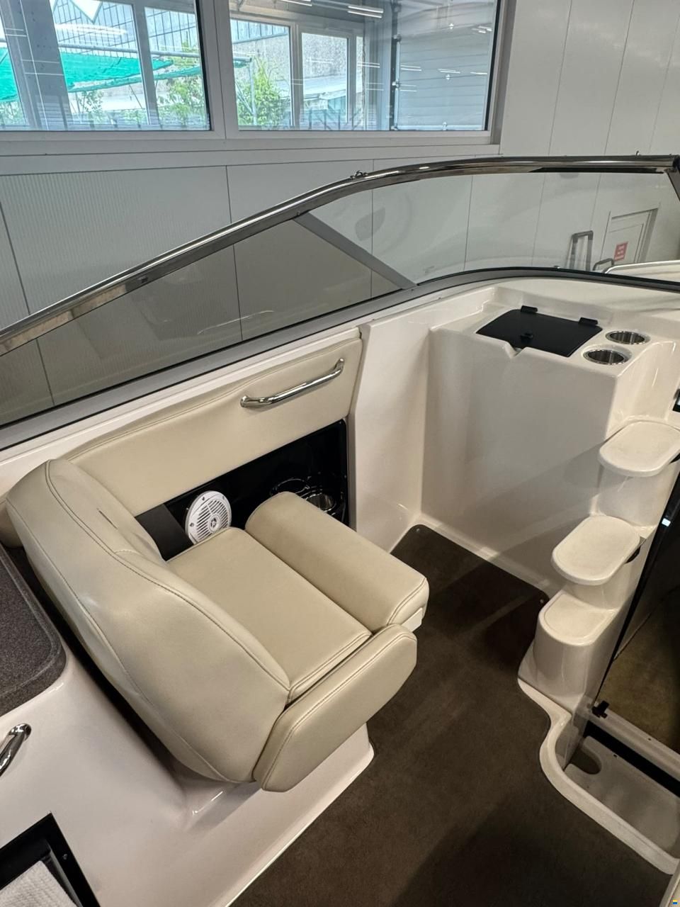 Regal 2750