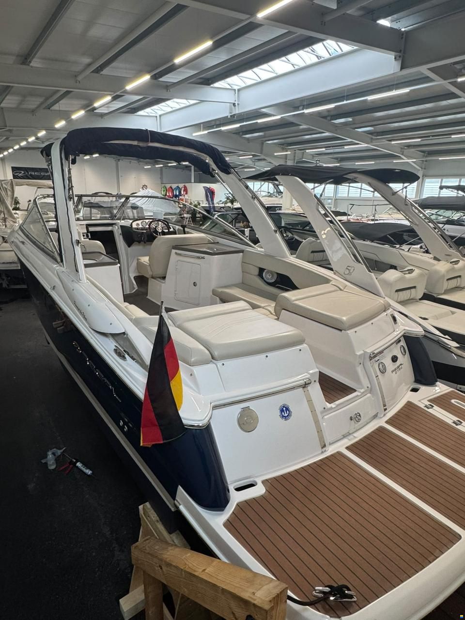 Regal 2750