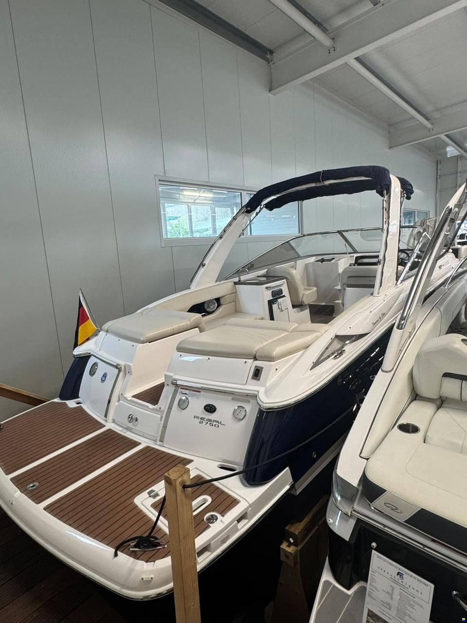 Regal 2750