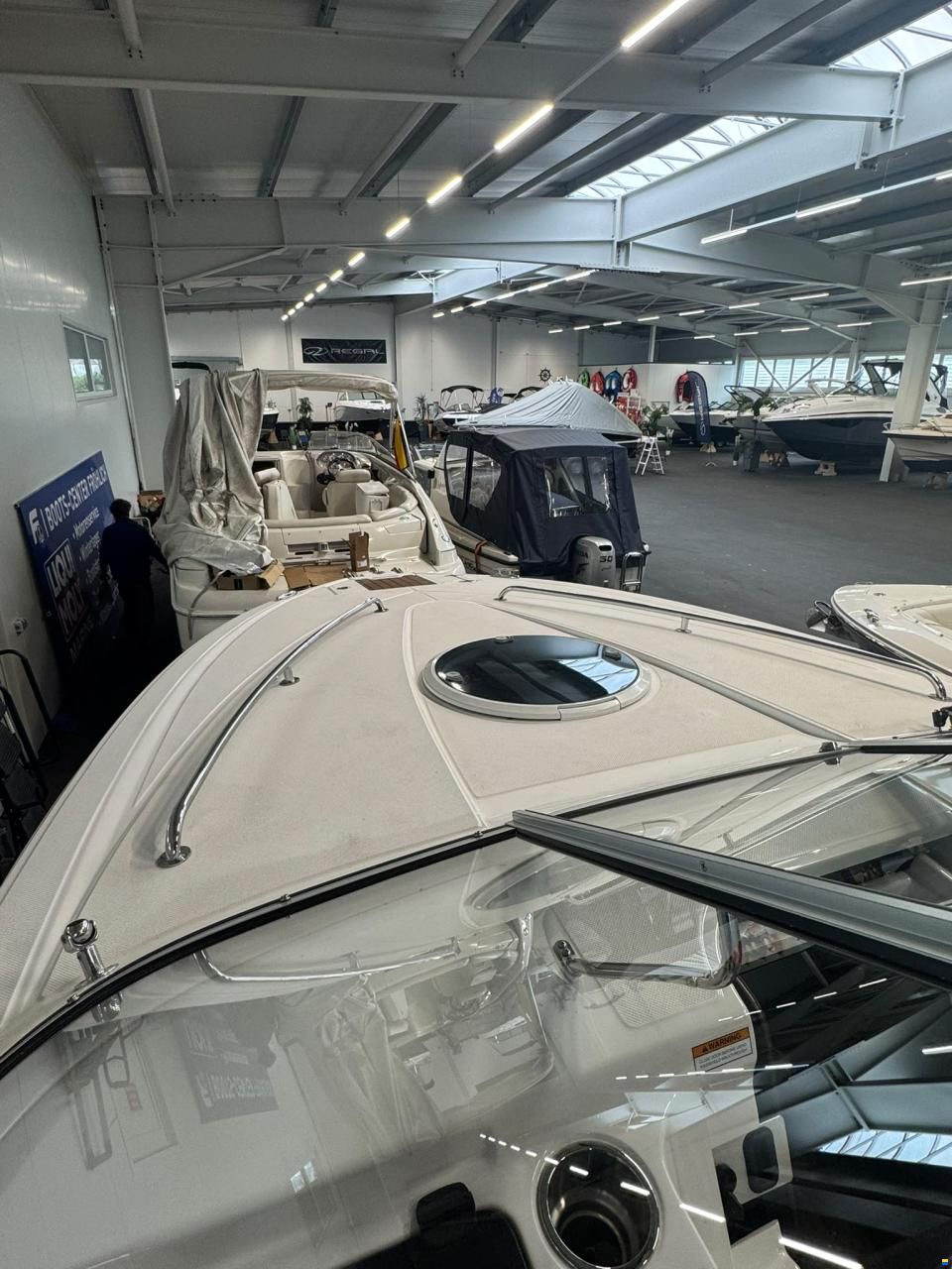 Regal 2750