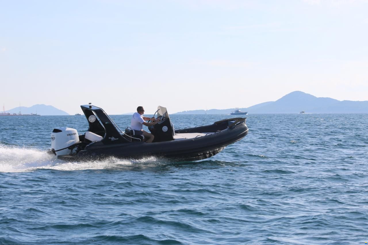 Sea Flash Luxury 620 with Honda BF150