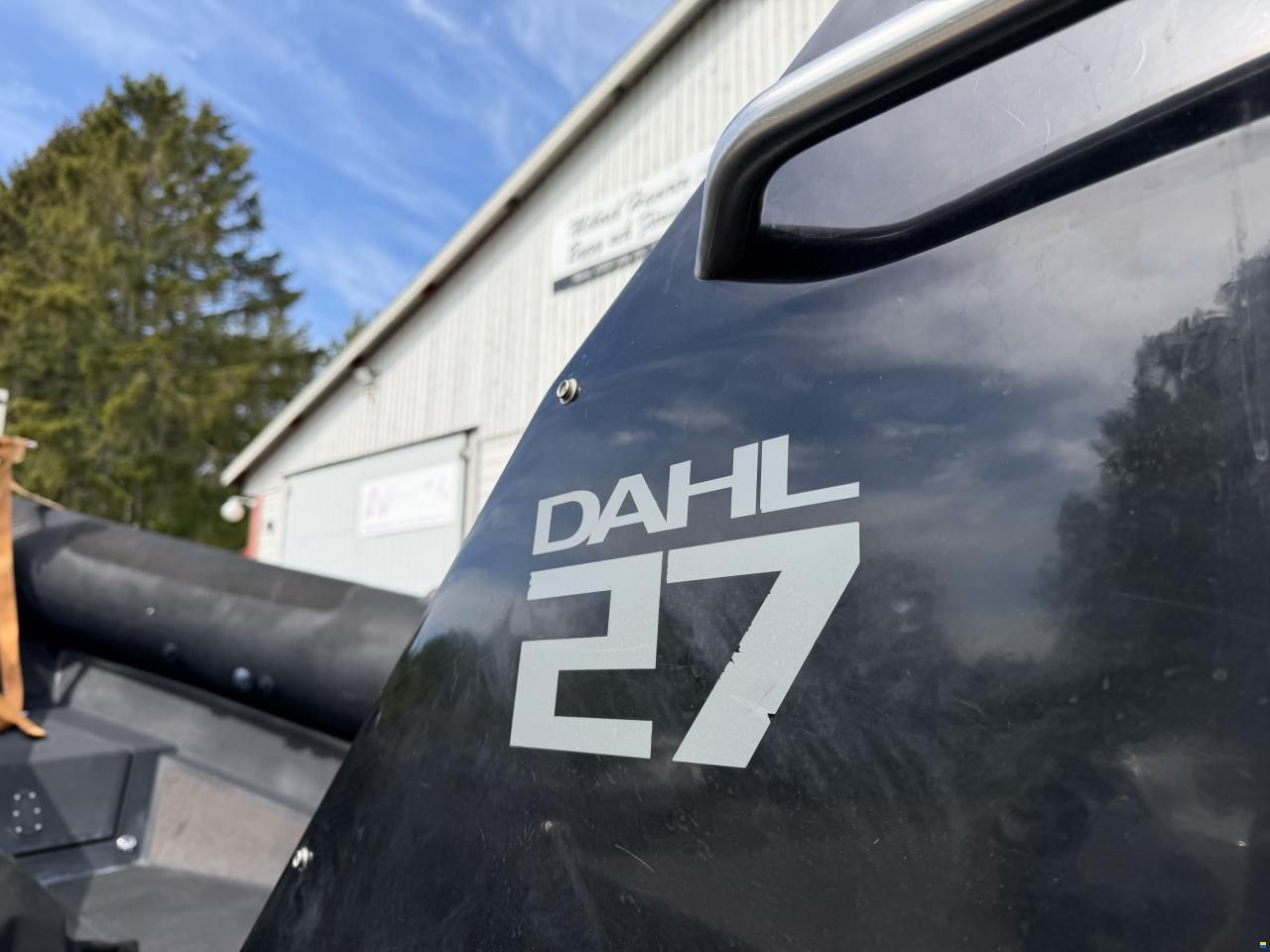 Dahl Naval 27