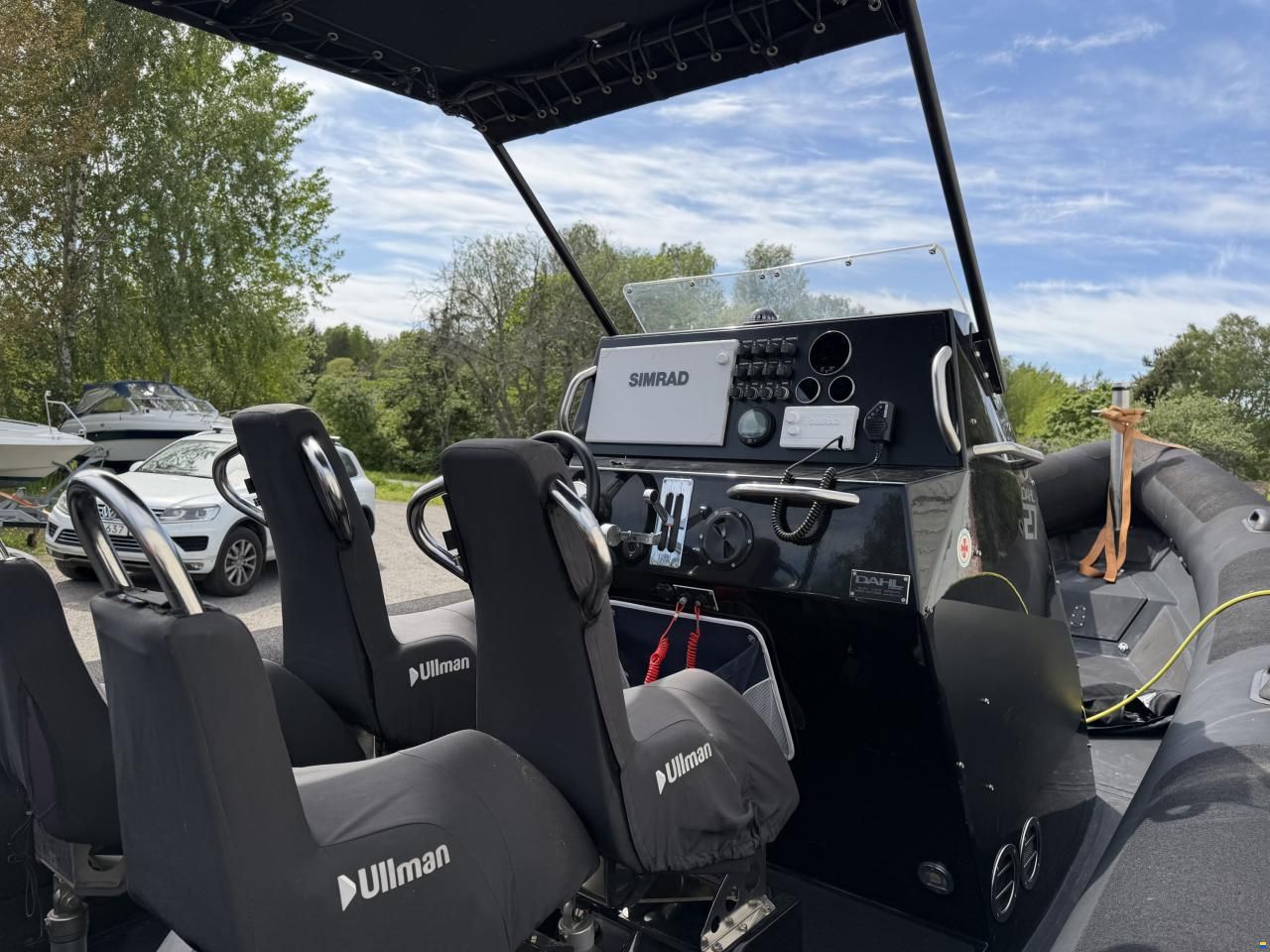 Dahl Naval 27
