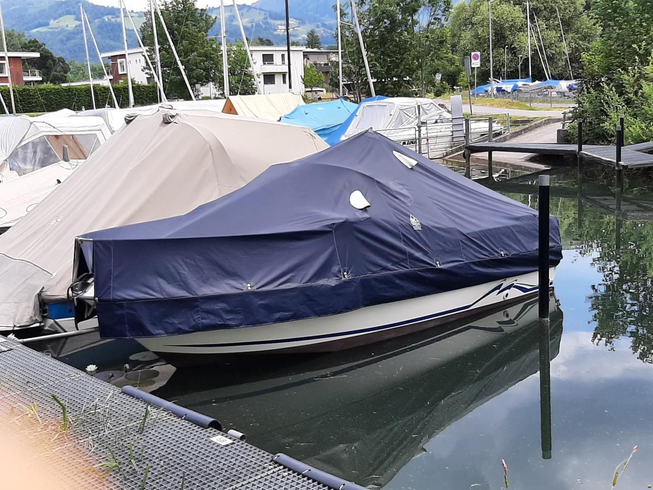 B2 Marine Cap Ferret 552 CC