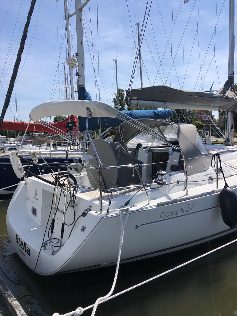 Beneteau Oceanis 37