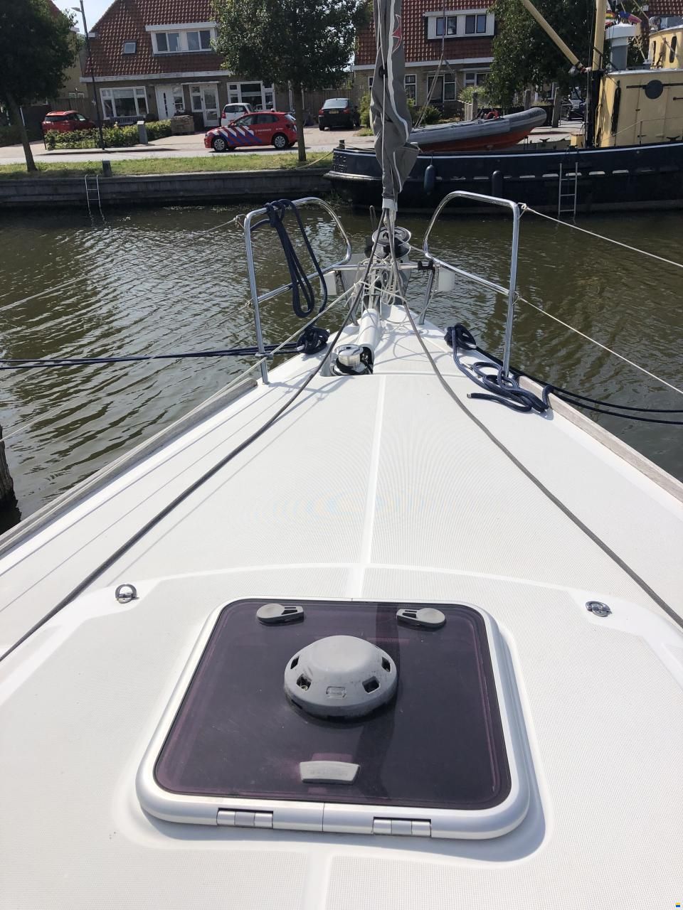 Beneteau Oceanis 37
