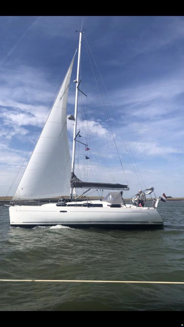 Beneteau Oceanis 37