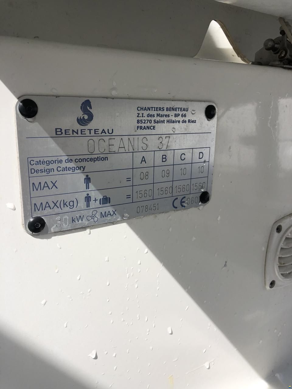 Beneteau Oceanis 37