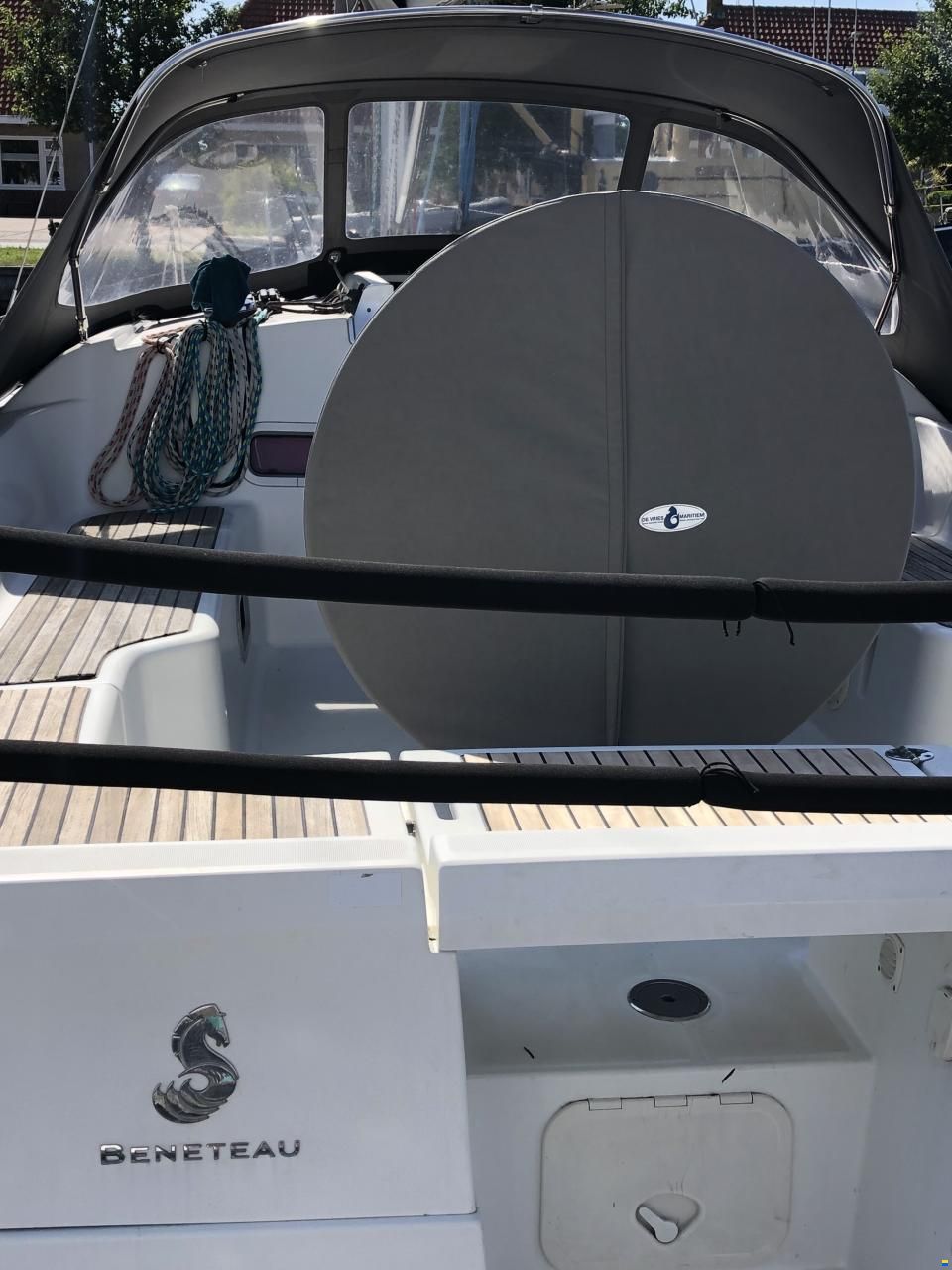Beneteau Oceanis 37