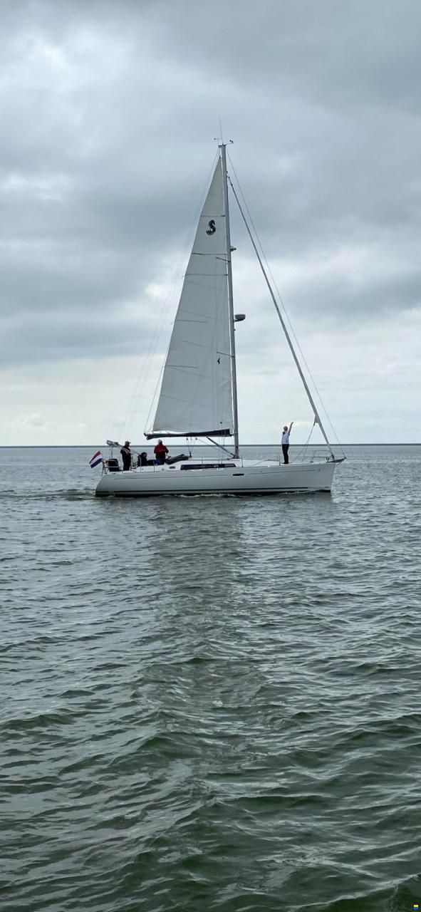 Beneteau Oceanis 37