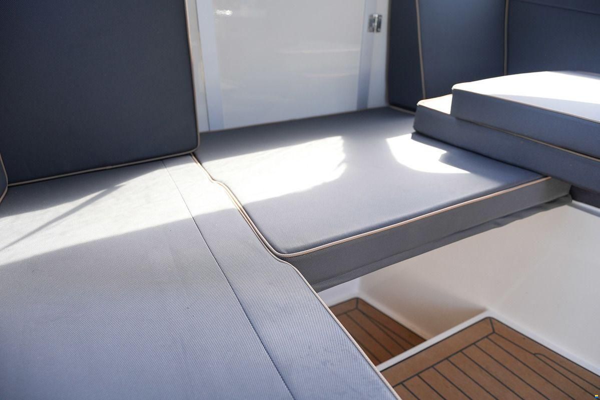 Interboat DE Intender 820
