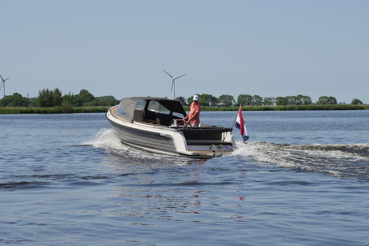 Interboat DE Intender 820