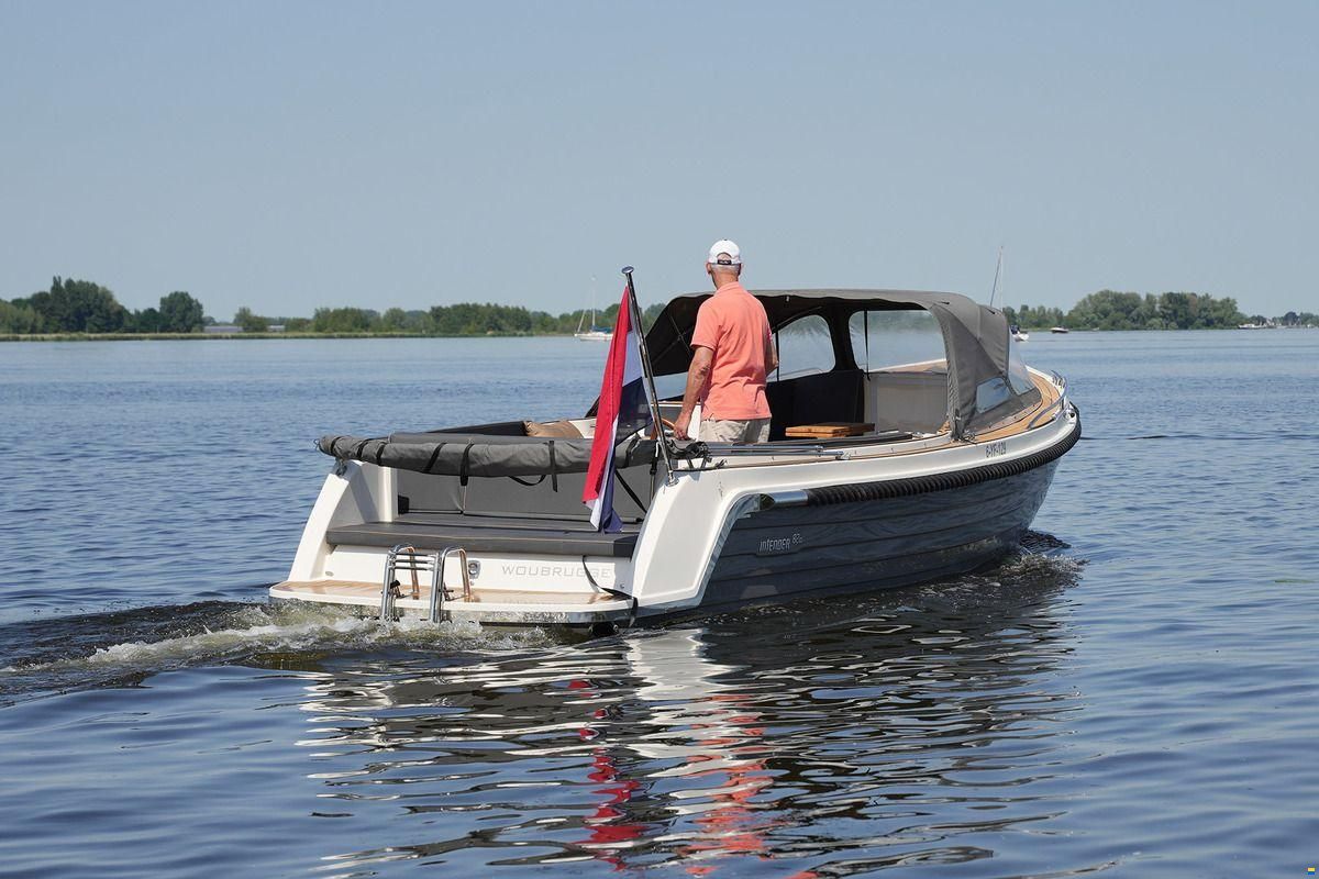 Interboat DE Intender 820