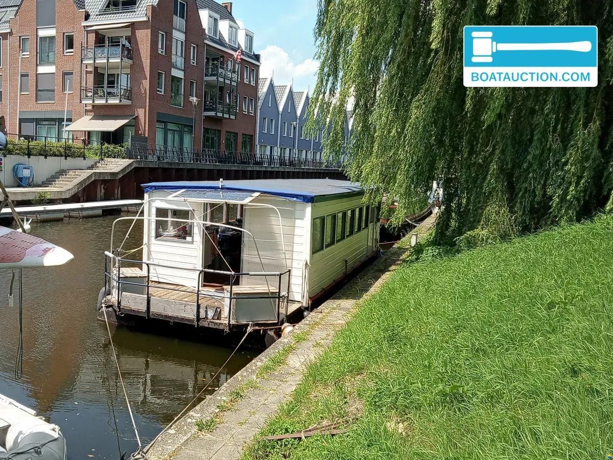 Woonboot 1100