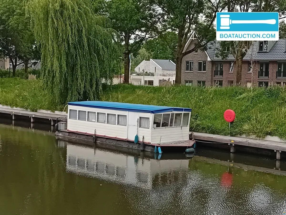 Woonboot 1100