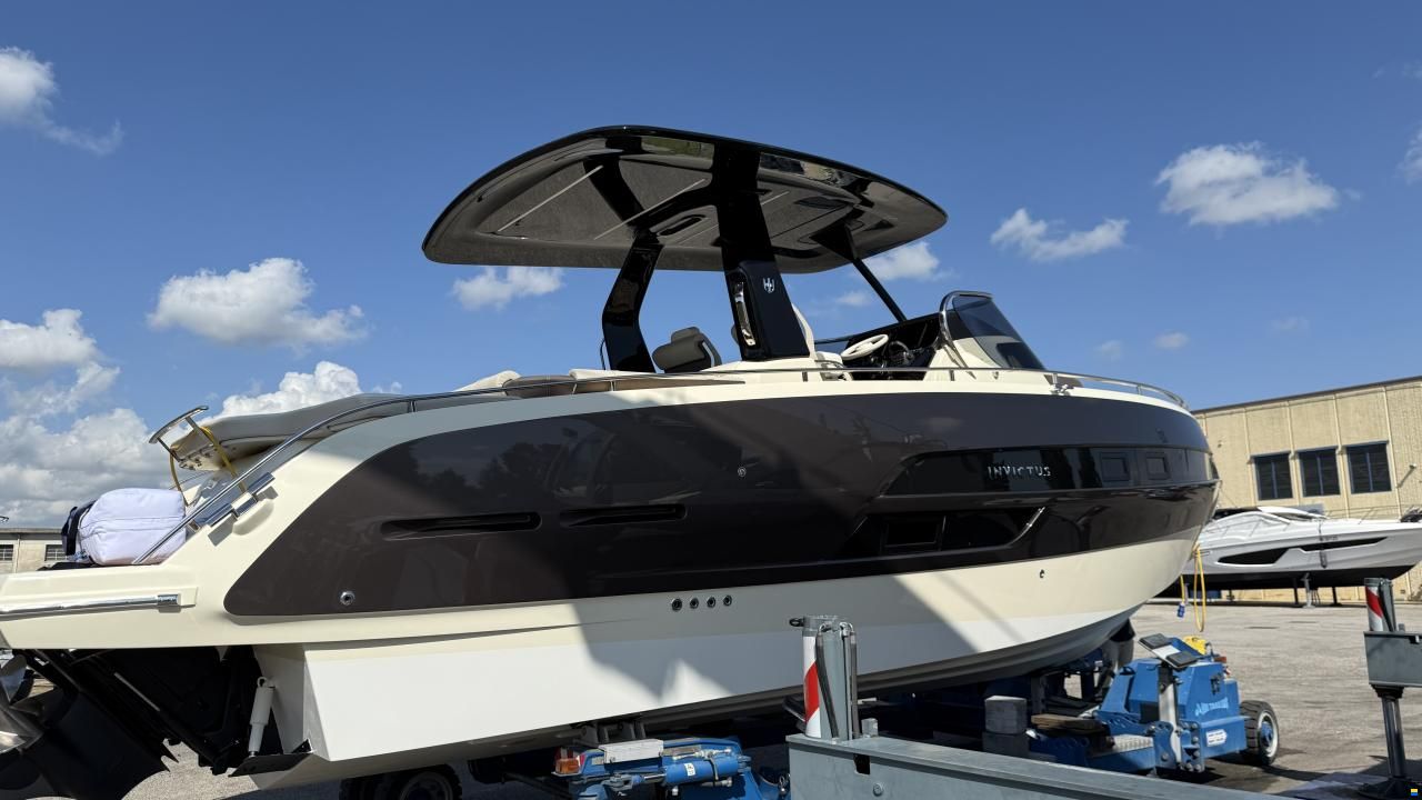Invictus GT 320