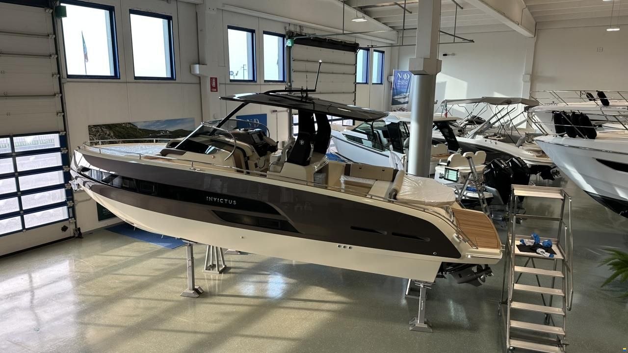 Invictus GT 320