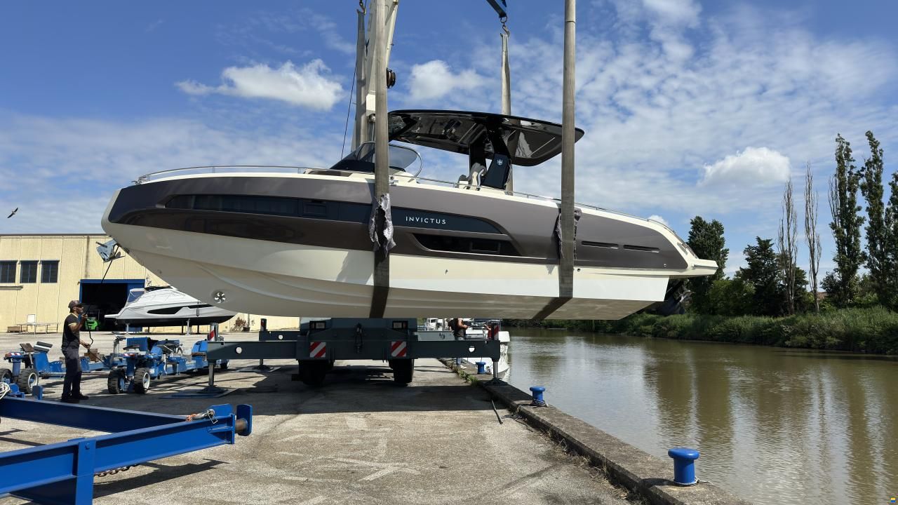 Invictus GT 320