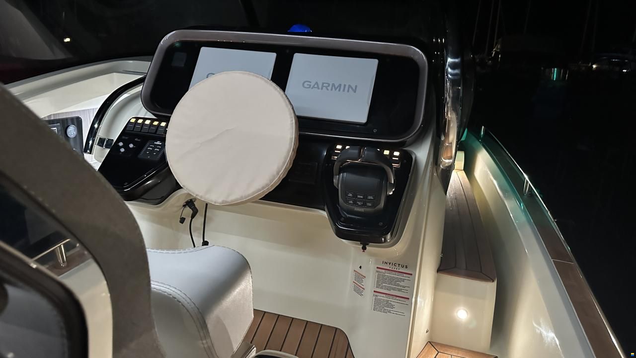 Invictus GT 320