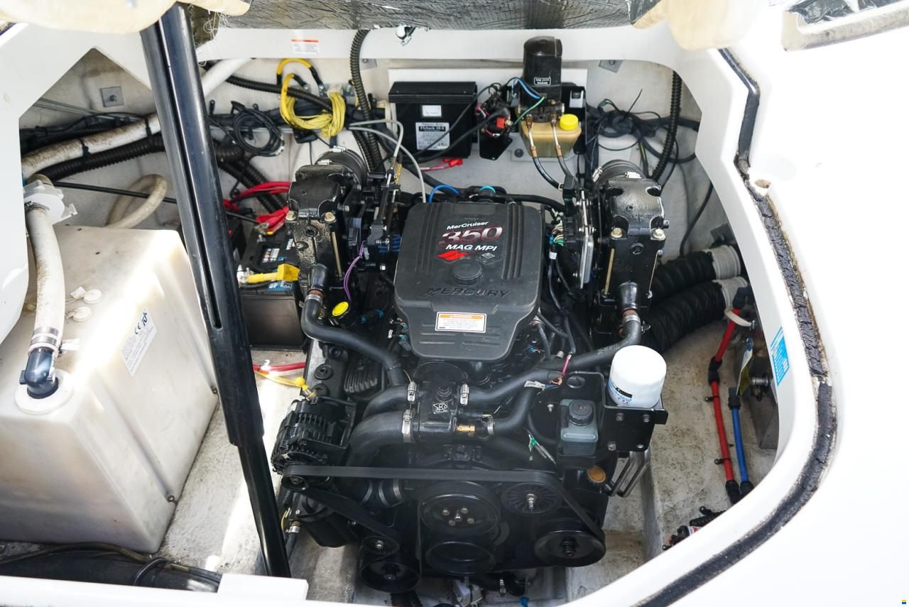Crownline 250CR