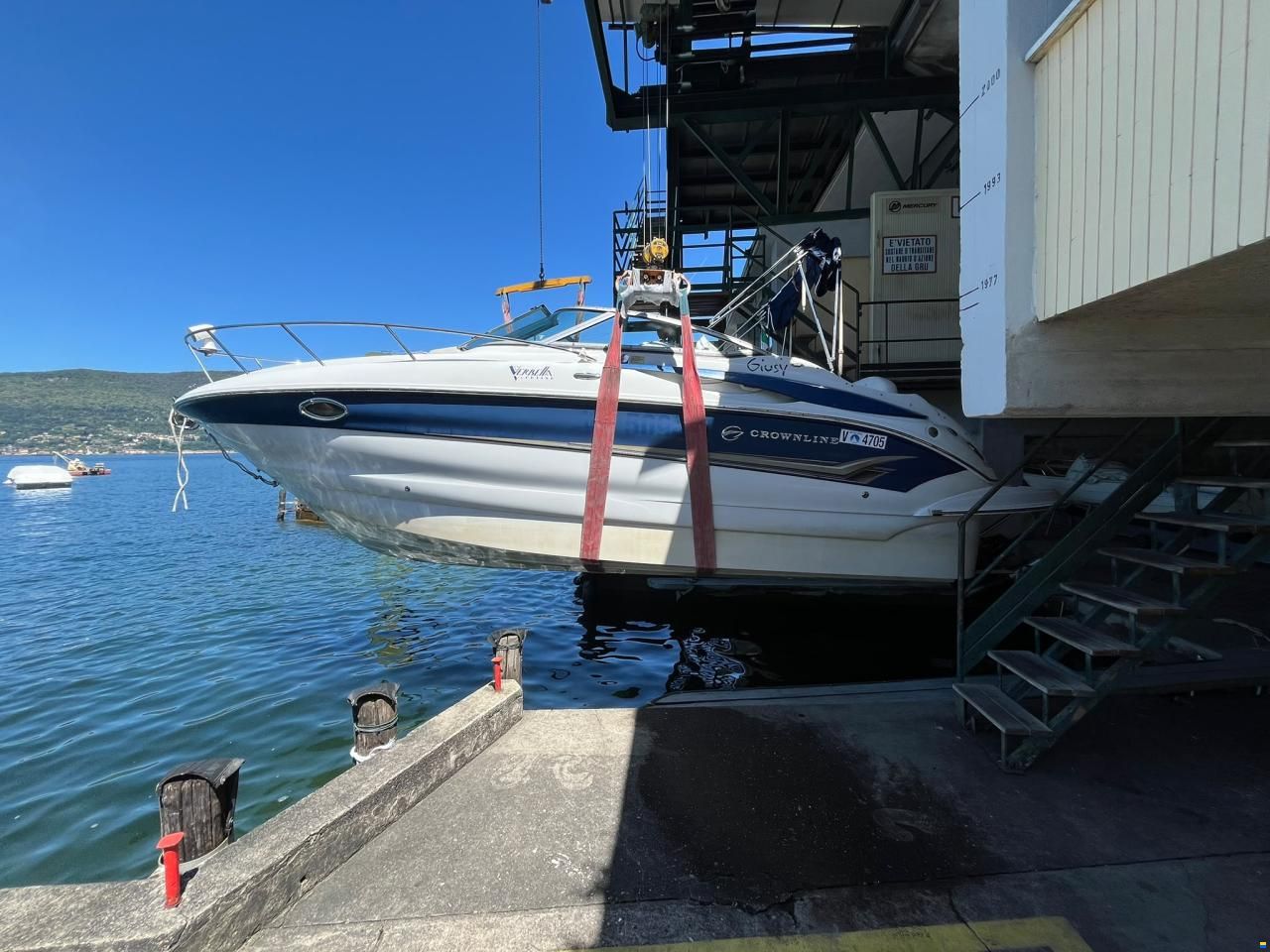 Crownline 250CR