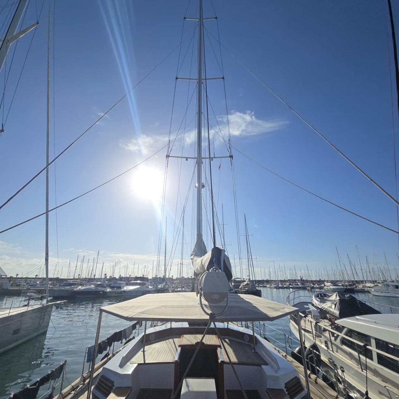 Lagoon Royal Pilot Saloon 65
