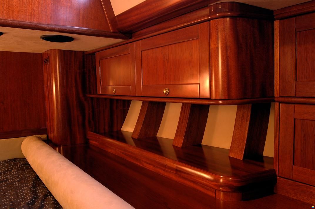 Lagoon Royal Pilot Saloon 65