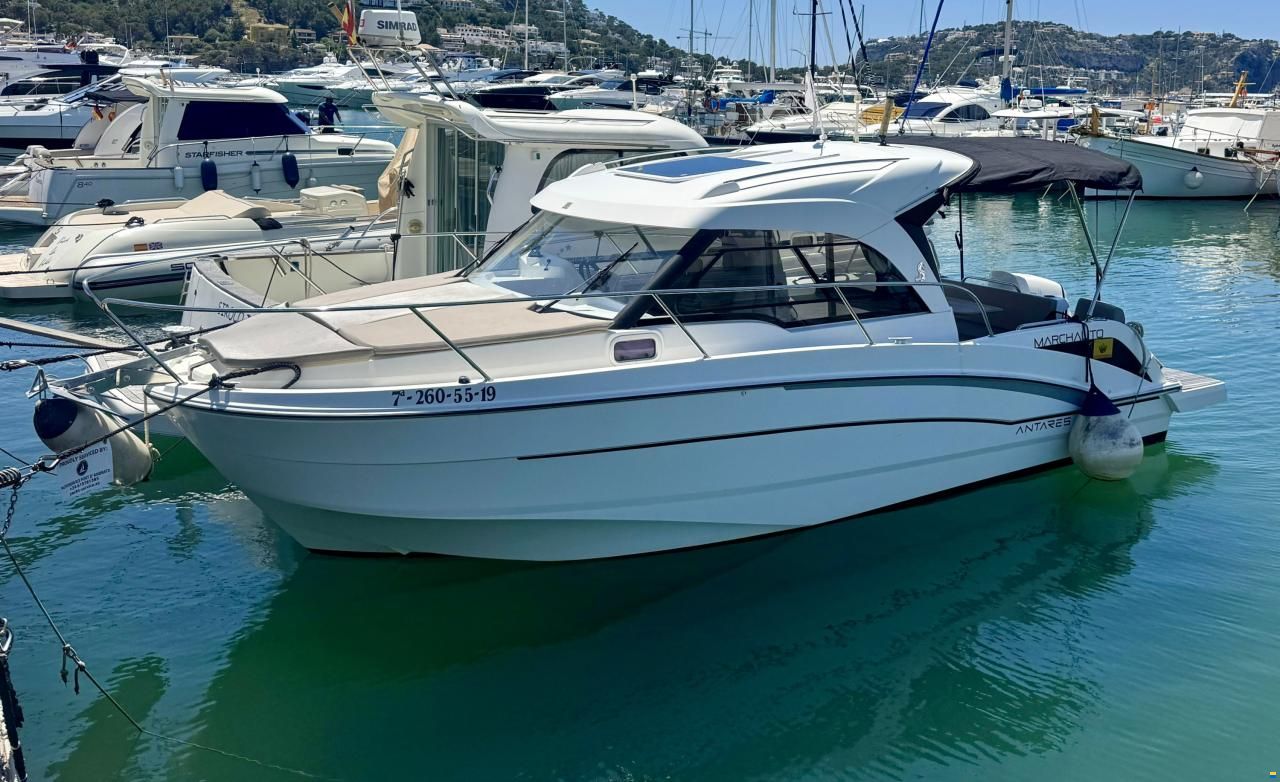 Beneteau Antares 8 OB