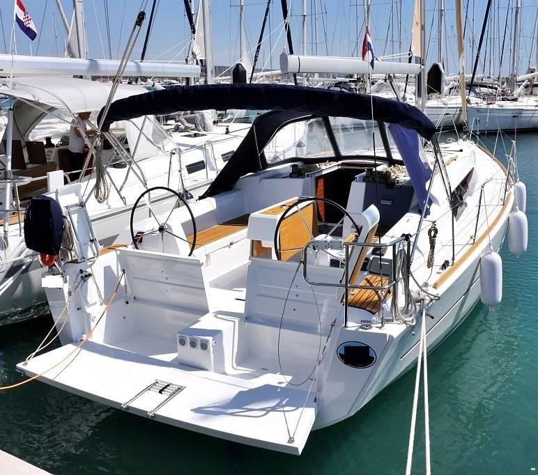 Dufour 382 GRAND LARGE