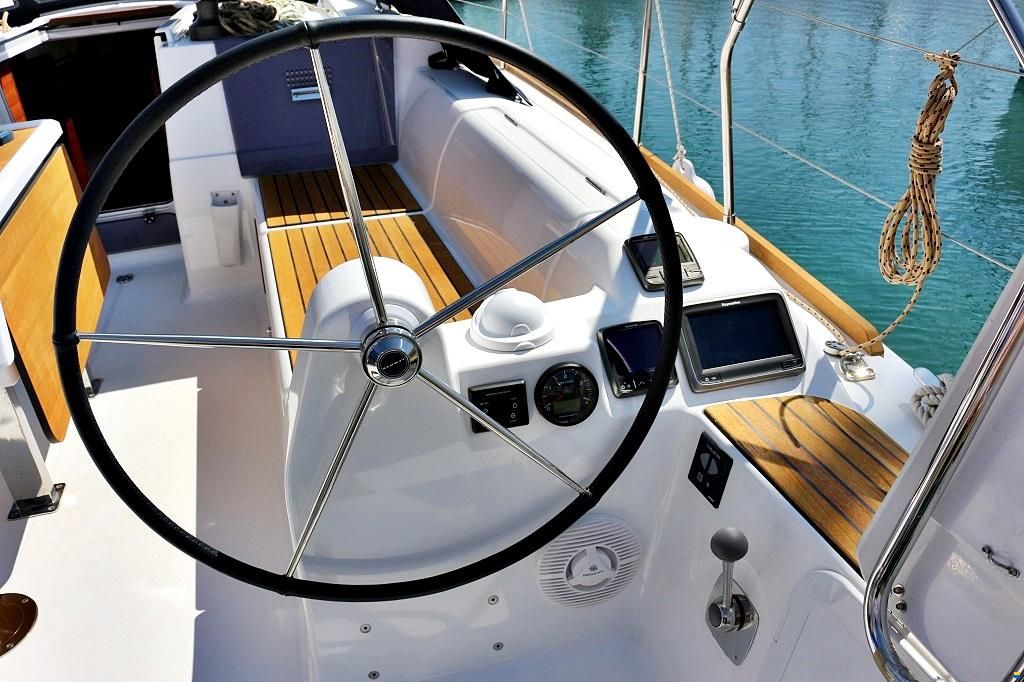 Dufour 382 GRAND LARGE