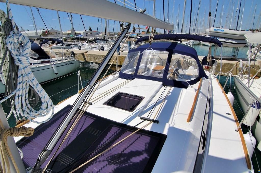 Dufour 382 GRAND LARGE