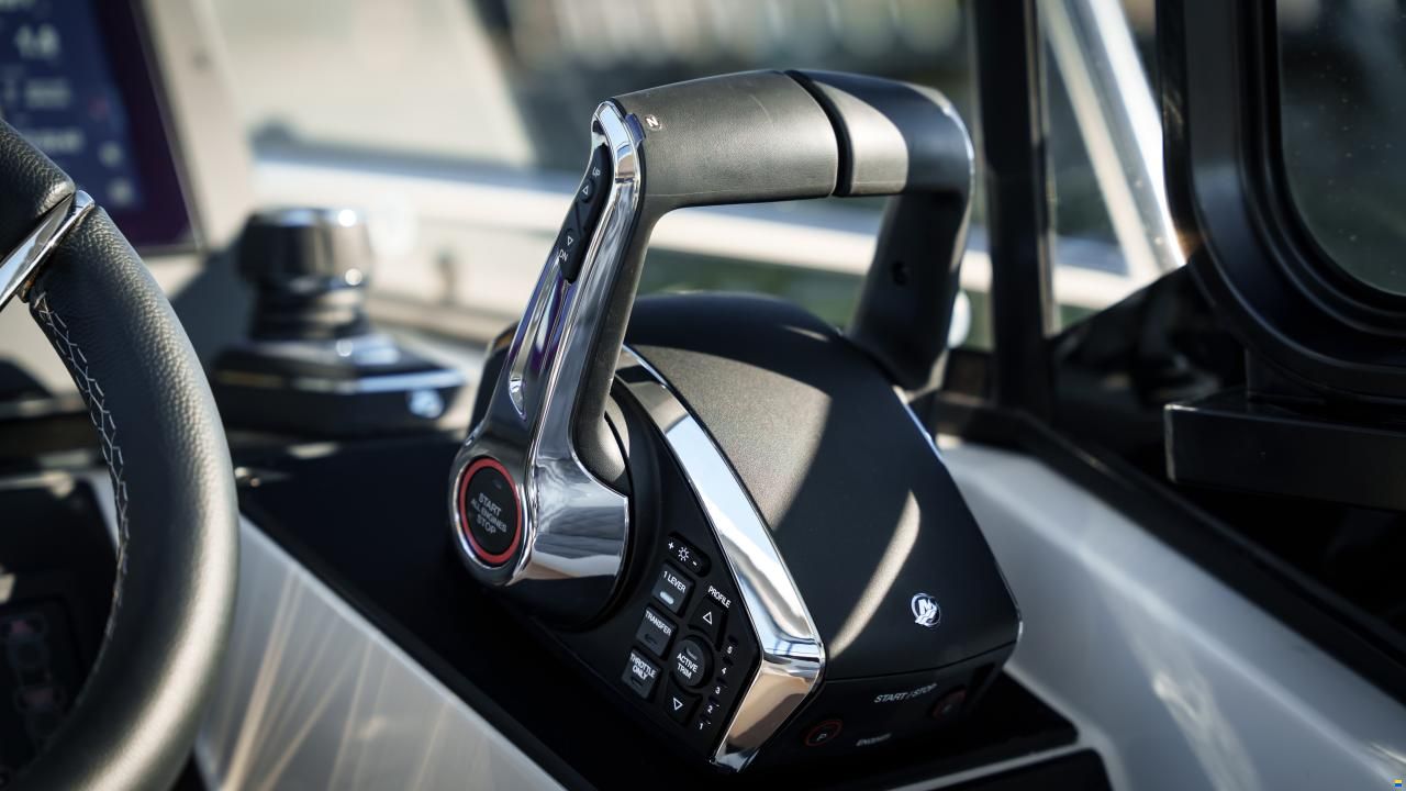 Grandezza 30 Outboard