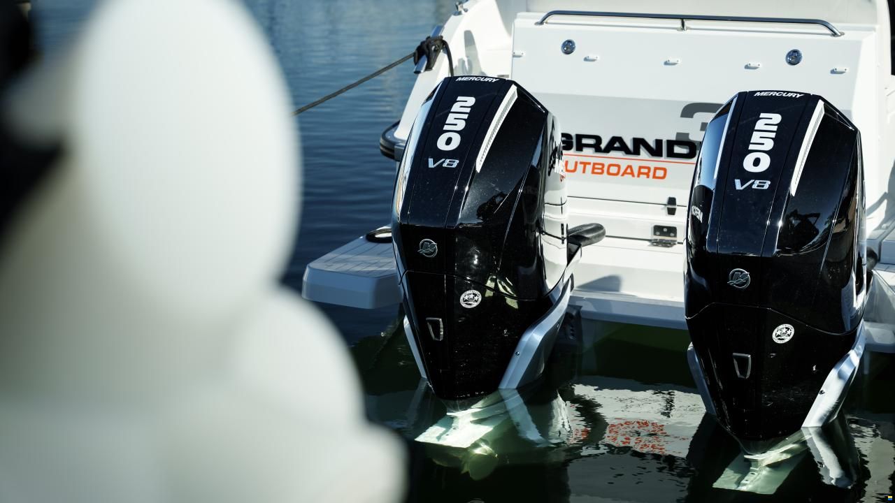 Grandezza 30 Outboard