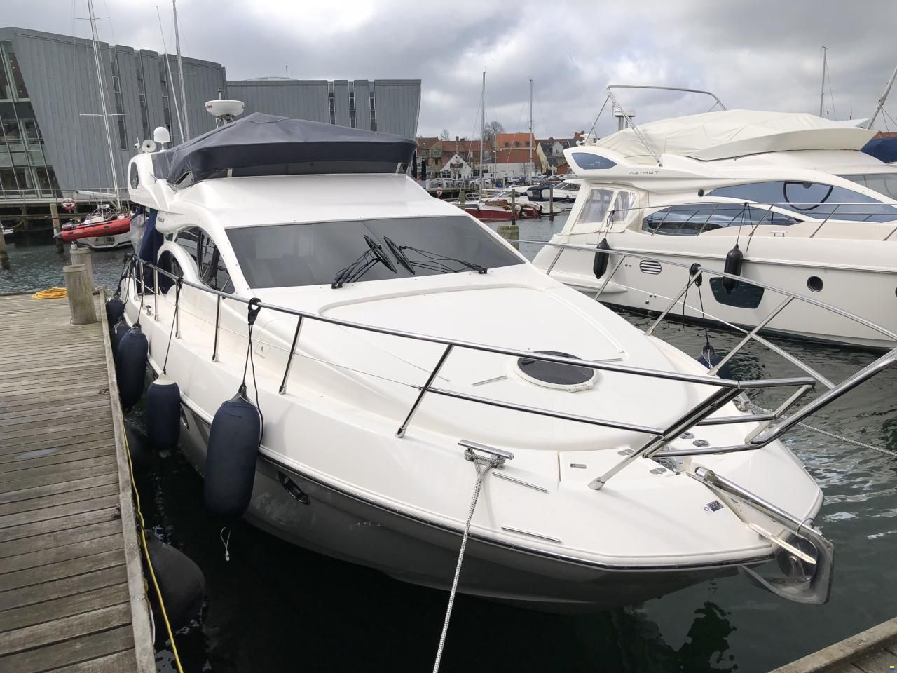 Azimut 43 Fly