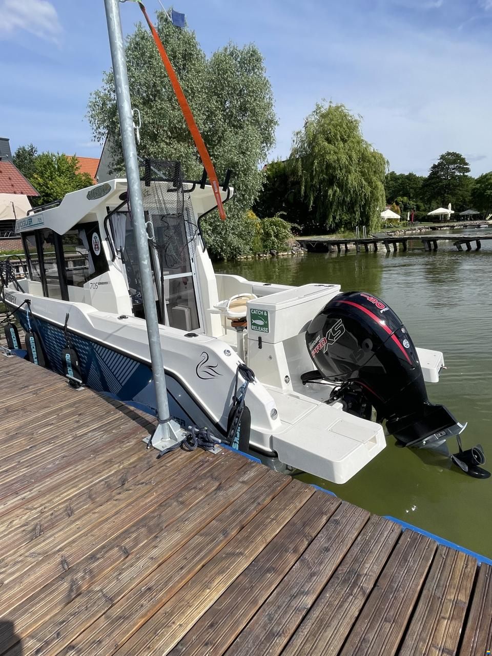 Quicksilver Captur 705 Pilothouse