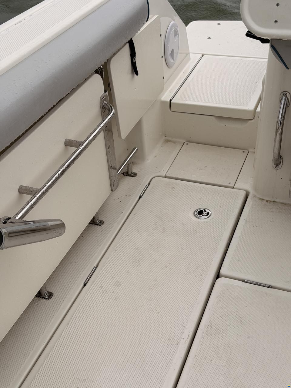 Quicksilver Captur 705 Pilothouse