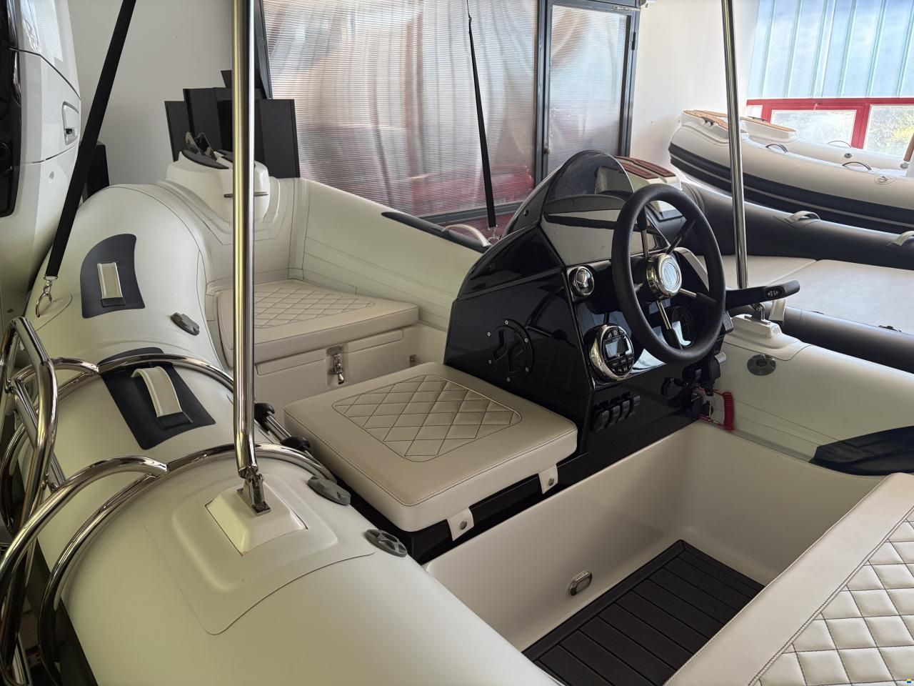 Sea Flash Luxury Tender 380