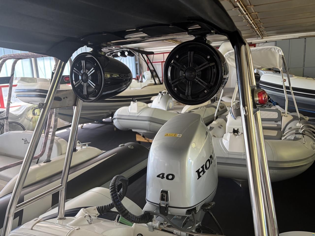 Sea Flash Luxury Tender 380