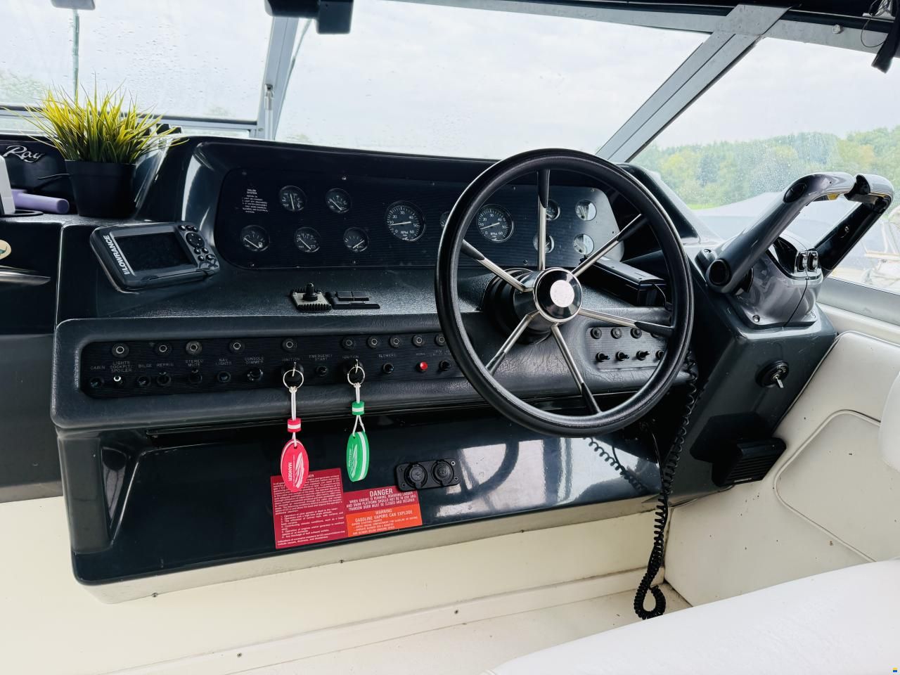 Sea Ray Sundancer 300